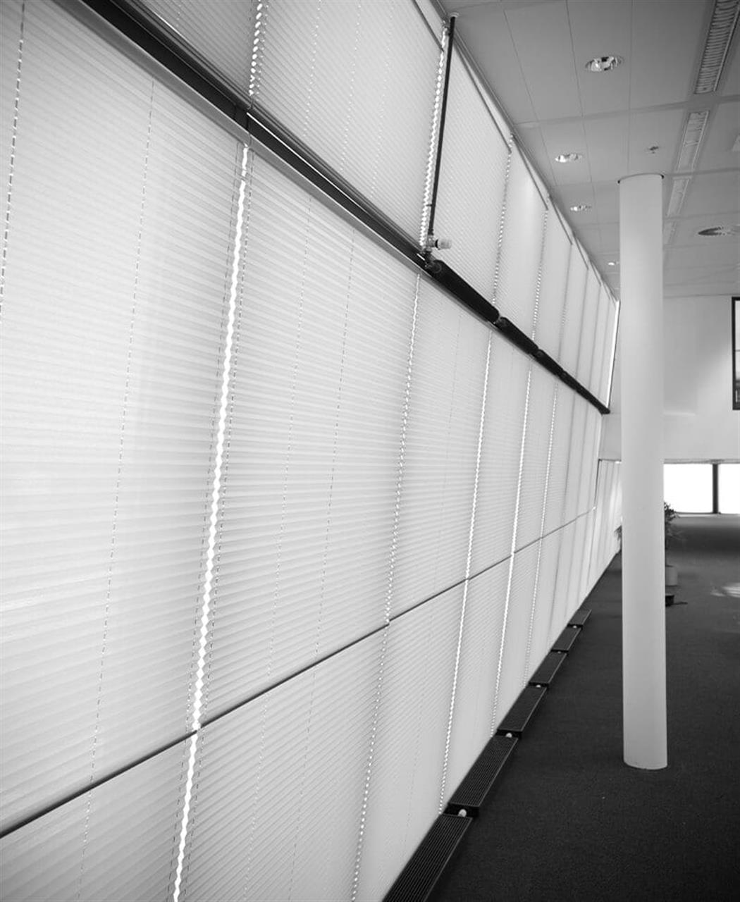 FÅ MILJØVENLIGE GARDINER AF GENBRUGSMATERIALER